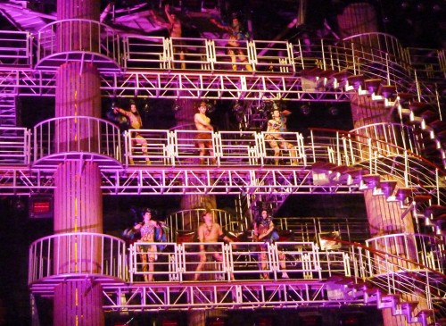 You could see there were also some Russian Dancers. However, they were not on the Main Stage but at the edge of the main stages.......